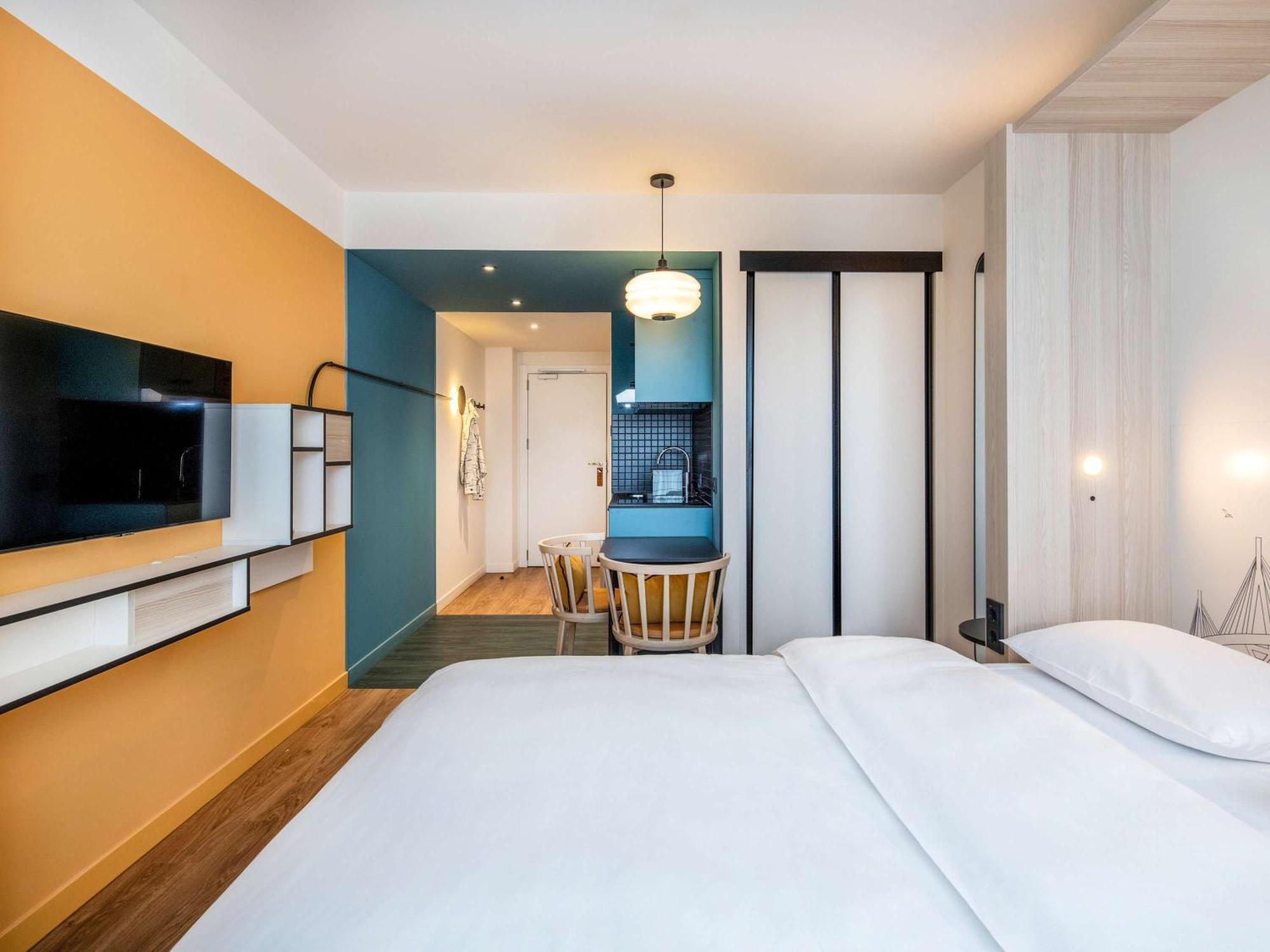 Aparthotel Adagio Access Porte De Camargue Saint-Martin-de-Crau Buitenkant foto